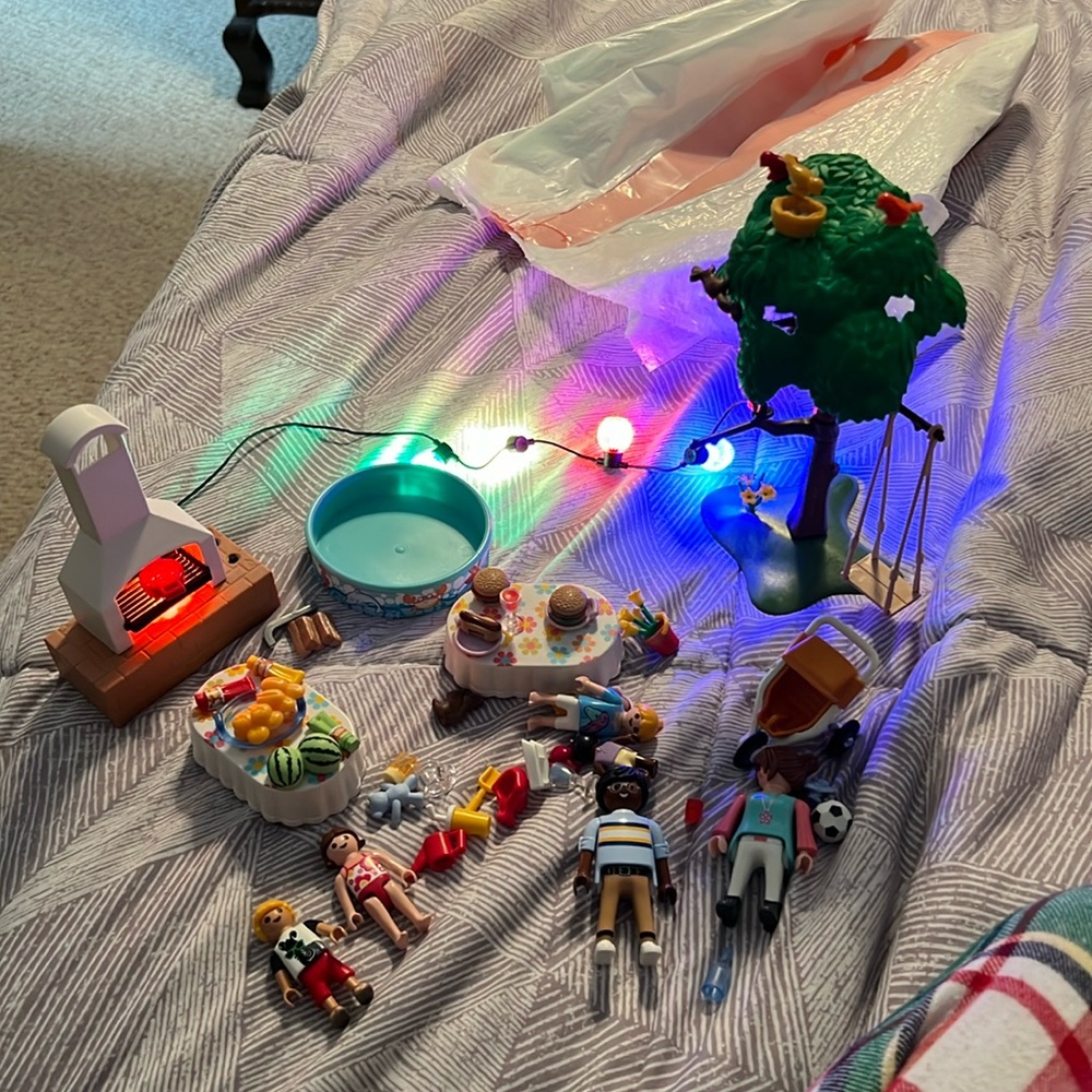 Playmobil outdoor picnic set with working lights and fireplace